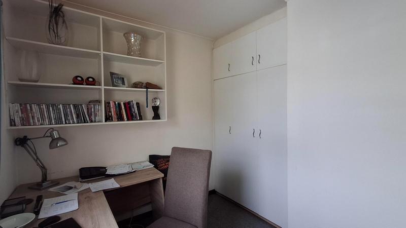 To Let 2 Bedroom Property for Rent in Silver Oaks Western Cape